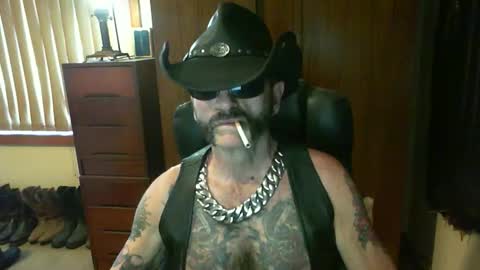 leathergreaser online show from October 16, 2:01 am