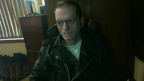 leathergreaser online show from June 22, 3:25 am