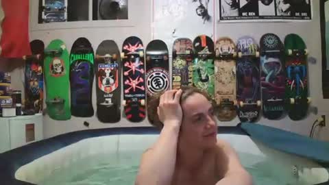 Snapshot of leatherluvefuck chatting on April 4, 12:20 am kinky dirty fuck online show from April 4, 12:20 am