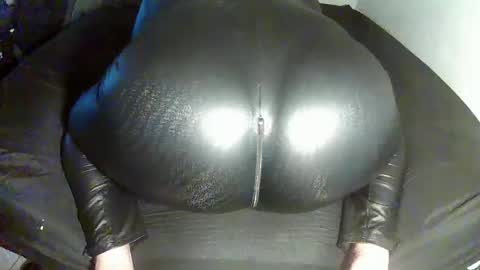 leatherman31 online show from January 3, 5:17 am