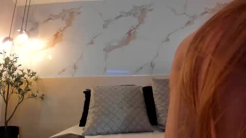 Snapshot of leathompson1 chatting on February 16, 6:32 am online show from February 16, 6:32 am