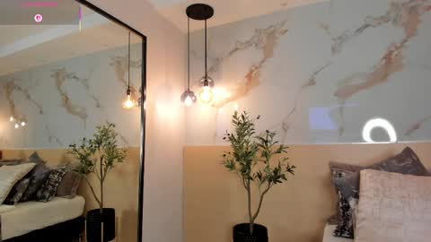 Snapshot of leathompson1 chatting on September 18, 11:07 pm online show from September 18, 11:07 pm