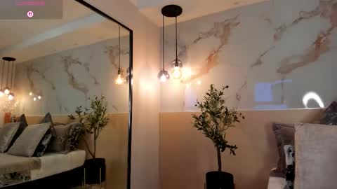 Snapshot of leathompson1 chatting on October 1, 11:11 pm online show from October 1, 11:11 pm