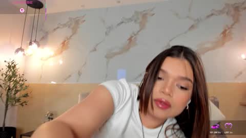 Snapshot of leathompson1 chatting on January 17, 11:19 pm online show from January 17, 11:19 pm