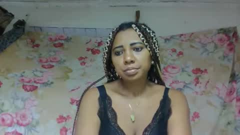 leatianaa online show from May 16, 7:05 am