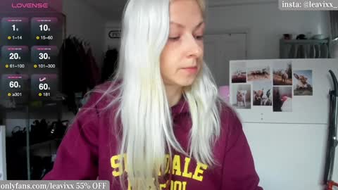 LeaVixx online show from December 3, 3:11 pm