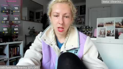 LeaVixx online show from March 11, 5:13 pm