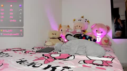 Snapshot of lee_ash chatting on February 25, 3:49 pm Ashley online show from February 25, 3:49 pm