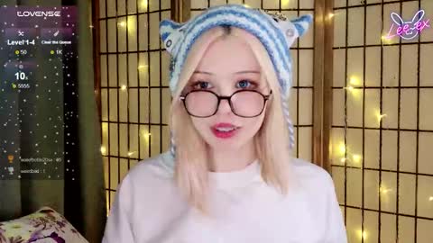 Lee ex online show from December 14, 6:01 pm