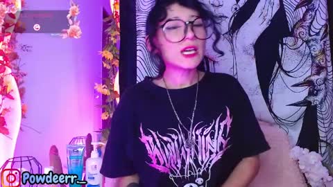 Snapshot of lee_powder chatting on March 31, 2:13 am lee_powder online show from March 31, 2:13 am