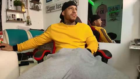 leenar_key online show from December 3, 10:57 am