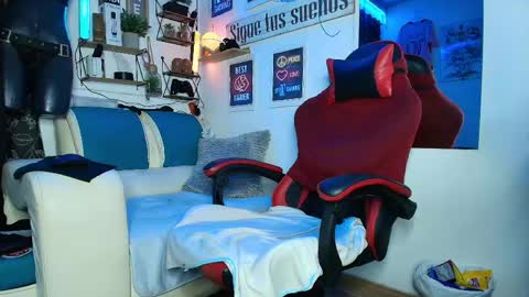 leenar_key online show from May 8, 2:55 pm
