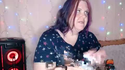 Snapshot of leenieb88 chatting on January 1, 10:13 pm Leenie online show from January 1, 10:13 pm