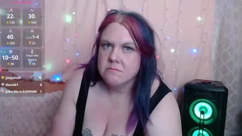 Snapshot of leenieb88 chatting on January 5, 12:20 am Leenie online show from January 5, 12:20 am