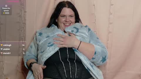 Snapshot of leenieb88 chatting on February 9, 1:44 am Leenie online show from February 9, 1:44 am