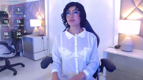 Snapshot of leethompson_ chatting on January 11, 11:56 am Leet online show from January 11, 11:56 am