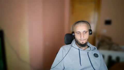 lefrenchiies online show from November 20, 7:52 am