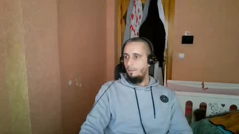 lefrenchiies online show from February 9, 10:19 am