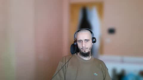 Snapshot of lefrenchiies chatting on February 13, 9:27 am lefrenchiies online show from February 13, 9:27 am