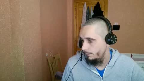 Snapshot of lefrenchiies chatting on March 19, 10:19 am lefrenchiies online show from March 19, 10:19 am