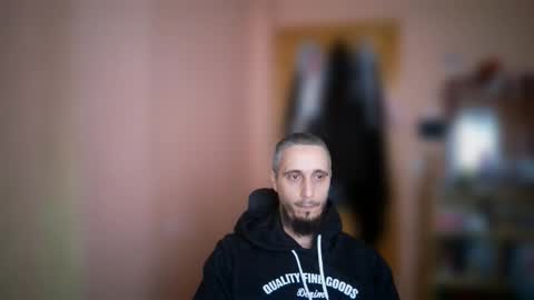 Snapshot of lefrenchiies chatting on April 1, 8:48 am lefrenchiies online show from April 1, 8:48 am