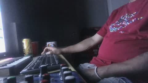 Snapshot of leftaloner chatting on July 5, 7:59 am leftaloner online show from July 5, 7:59 am