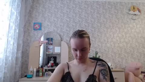 Snapshot of leggywily25 chatting on March 5, 11:17 am leggywily25 online show from March 5, 11:17 am