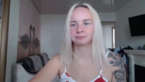 Snapshot of leggywily25 chatting on September 23, 10:07 am leggywily25 online show from September 23, 10:07 am
