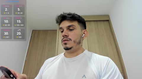 Snapshot of legolas_15 chatting on October 24, 11:01 pm Alejandro online show from October 24, 11:01 pm