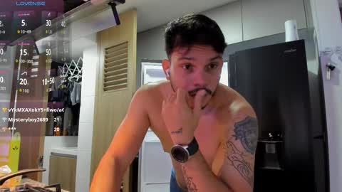 Snapshot of legolas_15 chatting on October 29, 4:09 pm Alejandro online show from October 29, 4:09 pm