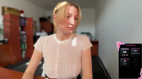 LegsLONG online show from March 10, 11:10 am