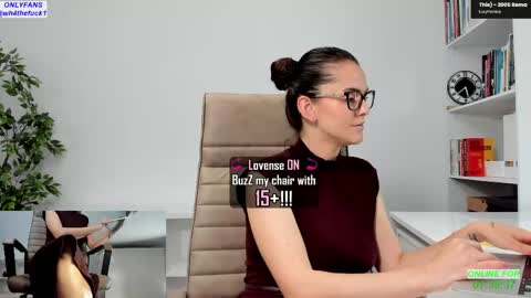 Elle  online show from April 21, 7:03 am