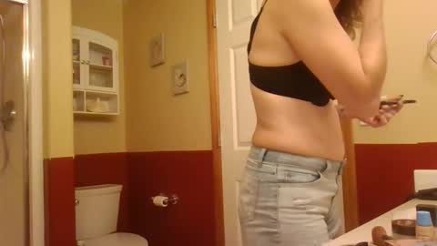 Snapshot of legzbailey chatting on September 23, 2:03 am taylor babe1 online show from September 23, 2:03 am