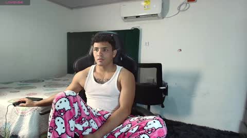 Snapshot of lei_77 chatting on January 21, 9:15 pm Lei online show from January 21, 9:15 pm