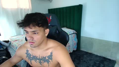 Snapshot of lei_77 chatting on April 7, 8:09 pm Lei online show from April 7, 8:09 pm