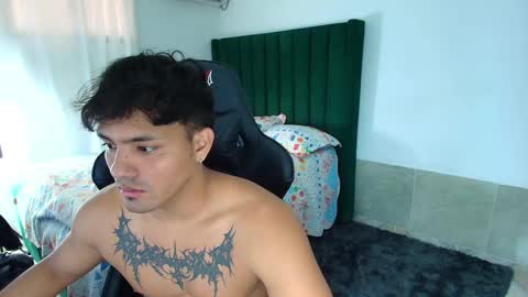 Snapshot of lei_77 chatting on April 10, 8:46 pm Lei online show from April 10, 8:46 pm