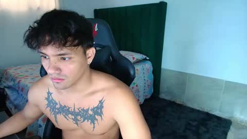 Snapshot of lei_77 chatting on April 20, 9:49 pm Lei online show from April 20, 9:49 pm