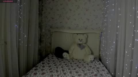 Snapshot of leia_moreno chatting on October 9, 3:32 pm leia_moreno online show from October 9, 3:32 pm