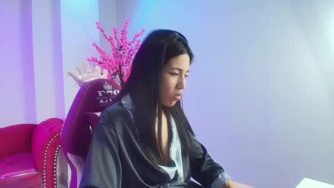 Leia.  online show from January 4, 2:25 pm