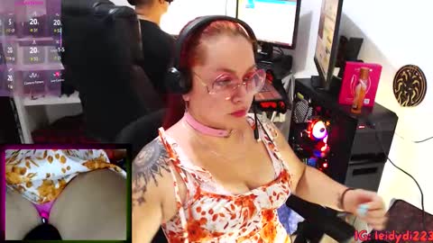 Snapshot of leidycrstnch21 chatting on October 15, 2:06 pm LeidyDi223 online show from October 15, 2:06 pm