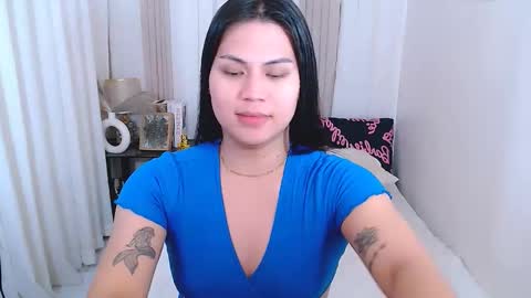 Snapshot of leighcortesi chatting on October 16, 3:35 pm Cailey online show from October 16, 3:35 pm