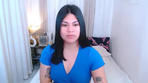 Snapshot of leighcortesi chatting on October 17, 7:44 am Cailey online show from October 17, 7:44 am