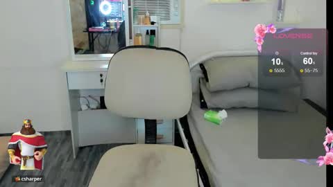 Snapshot of leighottie chatting on February 26, 10:31 pm leighottie online show from February 26, 10:31 pm