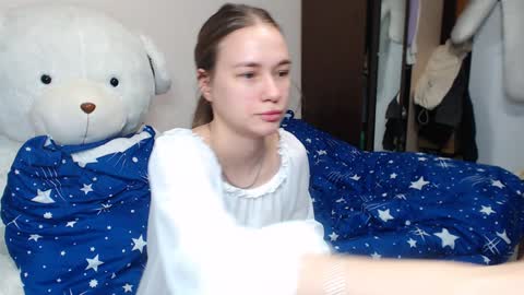 Snapshot of leila_bambi chatting on January 28, 4:29 am leila_bambi online show from January 28, 4:29 am