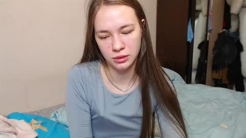 Snapshot of leila_bambi chatting on February 17, 3:58 am leila_bambi online show from February 17, 3:58 am