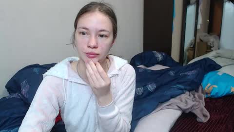 Snapshot of leila_bambi chatting on February 26, 3:10 am leila_bambi online show from February 26, 3:10 am