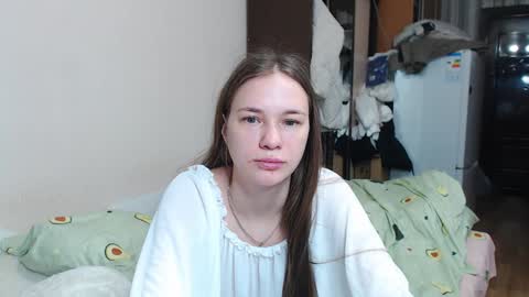 Snapshot of leila_bambi_ chatting on January 10, 9:34 am leila_bambi_ online show from January 10, 9:34 am