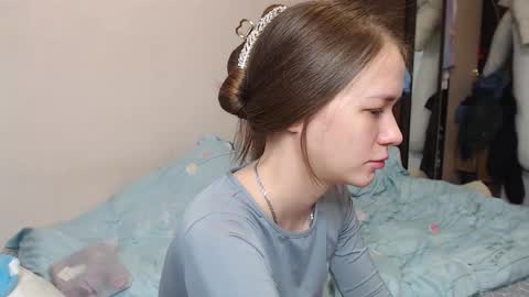 Snapshot of leila_bambi_ chatting on February 19, 2:12 am leila_bambi_ online show from February 19, 2:12 am