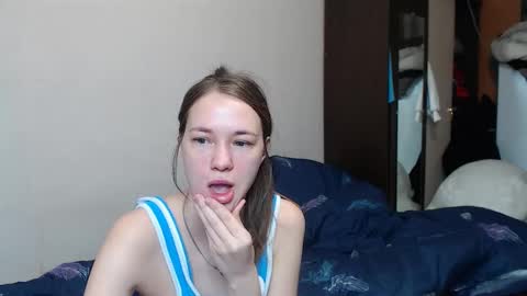 Snapshot of leila_bambi_ chatting on February 21, 10:48 pm leila_bambi_ online show from February 21, 10:48 pm