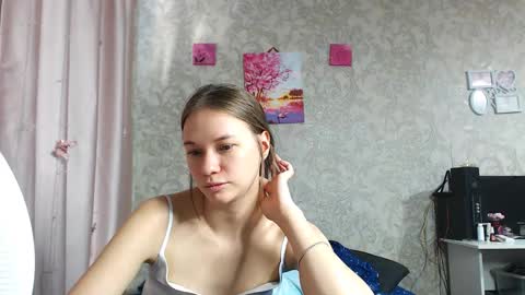 leila_bambi_ online show from November 3, 7:20 am